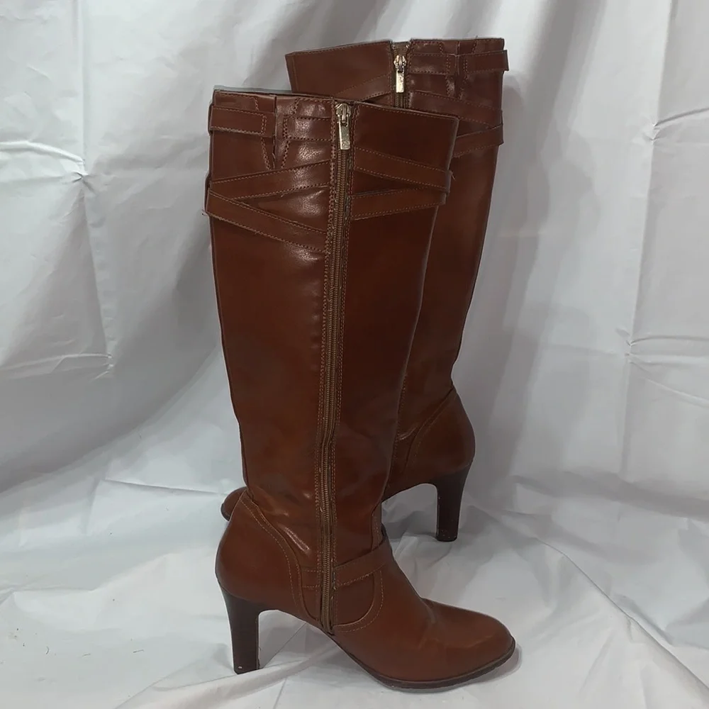 Chaps Brown Fargo Size 9B Heeled calf Synthetic Leather Boot - Picture 6 of 9